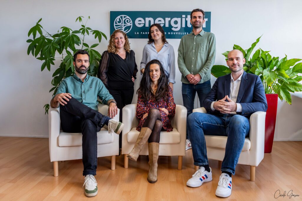 Cecile-Garou-BD-2243 Une équipe compétente et formée sur l'ensemble des éléments de la chaîne de valeur de l'éolien et du photovoltaïque : prospection, développement, juridique, financier, technique