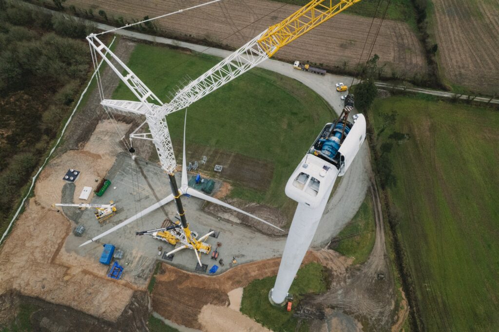 Démontage du parc éolien de Plomodiern dans le Finistère (29) dans le cadre de son repowering en 2026 par energiter